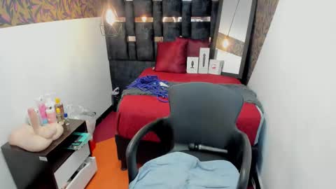 Snapshot of anhell7_ chatting on 10.08.25 Anhell online show from 10.08.25