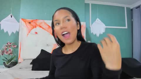 Ania online show from 10.27.25