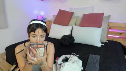 Anie Monday to Saturday from 200 pm to 810pm  UTC-5 Colombia Time online show from 10.18.25