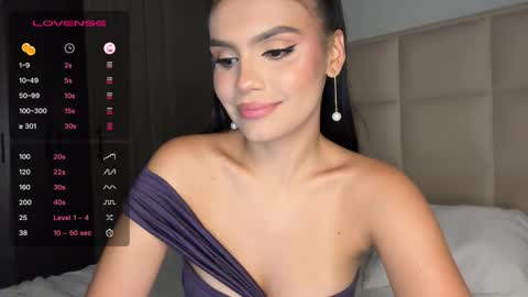 Snapshot of aniebby chatting on 10.10.25 ANGIE online show from 10.10.25