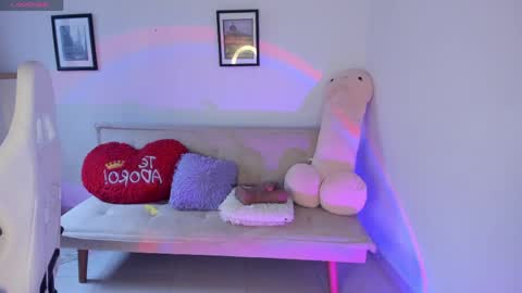 Snapshot of aniie_pink18 chatting on 05.30.26 Maria online show from 05.30.26