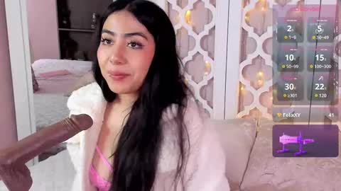 Snapshot of aniie_west chatting on 02.18.25 aniie_west online show from 02.18.25