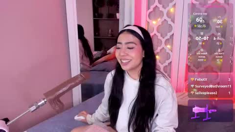 Snapshot of aniie_west chatting on 02.19.25 aniie_west online show from 02.19.25
