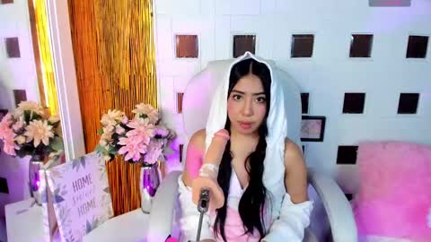 Snapshot of aniie_west chatting on 03.05.25 aniie_west online show from 03.05.25