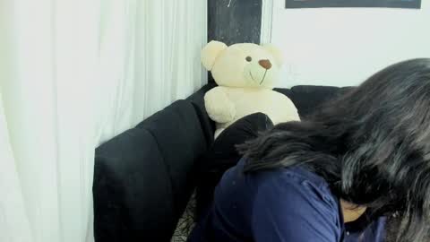 Snapshot of aniisaalii chatting on 04.30.26 Anissa online show from 04.30.26