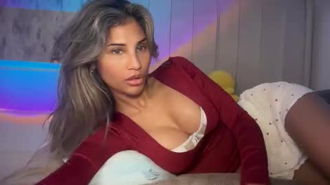 Snapshot of aniishaa chatting on 10.13.25 anisha online show from 10.13.25