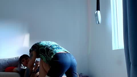 Anika And Lowen Your Thumbs Up Are Super Important For Us  online show from 01.12.25