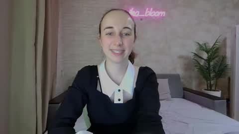 Snapshot of anikabloom chatting on 01.24.25 anikabloom online show from 01.24.25