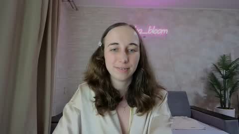 Snapshot of anikabloom chatting on 02.10.25 anikabloom online show from 02.10.25