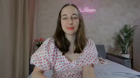 Snapshot of anikabloom chatting on 02.14.25 anikabloom online show from 02.14.25