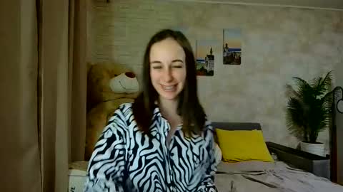 Snapshot of anikabloom chatting on 12.15.25 anikabloom online show from 12.15.25