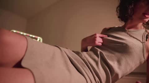 Snapshot of anise_rose chatting on 01.04.25 Anise online show from 01.04.25