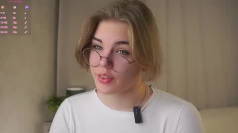 AnishaVivo online show from 03.23.26