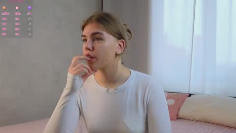 AnishaVivo online show from 04.03.26