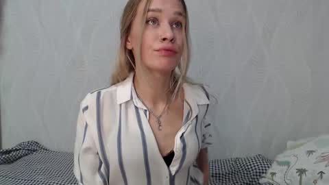 Snapshot of anita_delicious chatting on 02.04.25 anita_delicious online show from 02.04.25