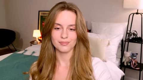 Snapshot of anitafischer chatting on 09.11.25 Anita online show from 09.11.25
