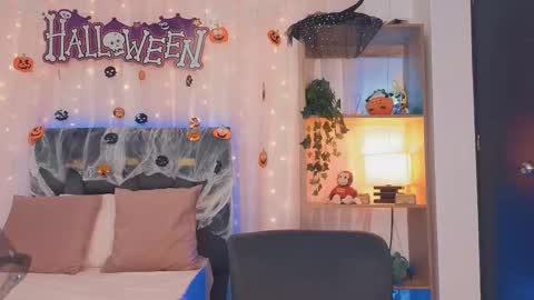 anitaglow online show from 10.26.25