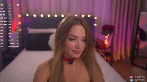 Im Anita thumb up me please its important online show from 09.08.25