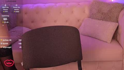 anittarays online show from 02.15.25