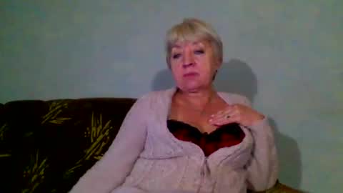 Snapshot of anjelelinor chatting on 10.30.25 AnjelElinor online show from 10.30.25