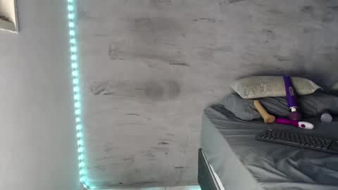 Hello My name is NaiaraPv is OPEN online show from 02.12.25