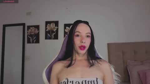 Snapshot of ann_gagner chatting on 11.25.25 Ana online show from 11.25.25