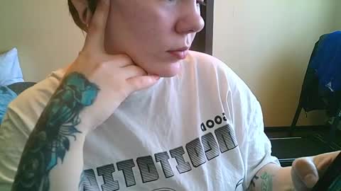 ann_lelala_ online show from 02.14.25