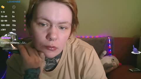 ann_lelala_ online show from 02.19.25