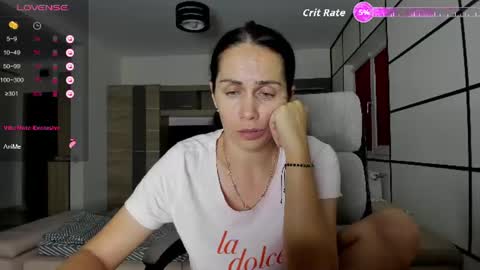 Snapshot of anna___25 chatting on 06.19.26 Anna online show from 06.19.26