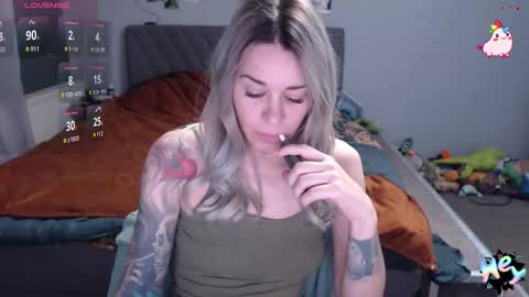 Snapshot of anna_ana chatting on 10.25.25 Anadirectgirl online show from 10.25.25