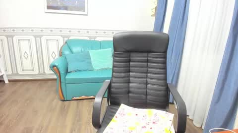 Anna Ditrih online show from 03.12.25