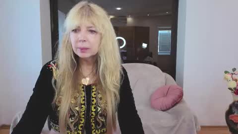 Anna Ditrih online show from 09.20.25