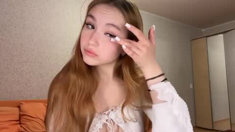 Snapshot of anna_raspberry chatting on 04.29.26 Anne online show from 04.29.26