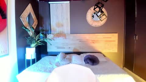 Anna online show from 09.21.25