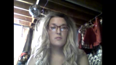 Snapshot of annabelle7777 chatting on 01.06.25 Anna online show from 01.06.25