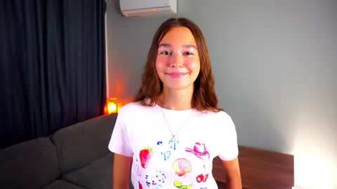 Snapshot of annabellecroft chatting on 07.30.26 Chiara online show from 07.30.26
