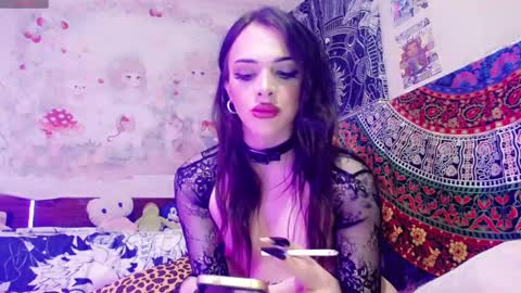 Snapshot of annabelleisdead chatting on 01.10.25 annabelleisdead online show from 01.10.25