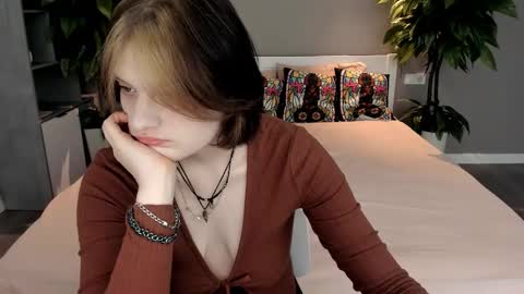 Snapshot of annacandie chatting on 09.21.25 Anna online show from 09.21.25
