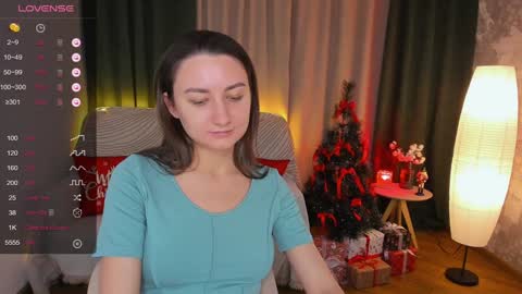 Snapshot of annacooleman_ chatting on 12.17.24 Anna online show from 12.17.24