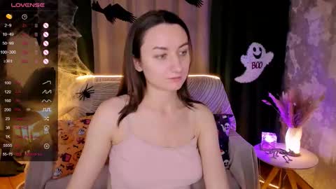 Snapshot of annacooleman_ chatting on 10.21.25 Anna online show from 10.21.25