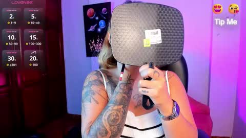 Snapshot of annafoxxx_ chatting on 02.10.26 Ana Foxxx online show from 02.10.26