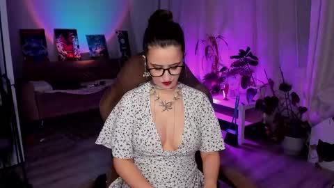 annalluring online show from 02.08.25