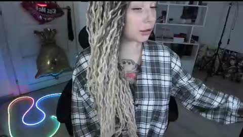 Snapshot of annanebula chatting on 08.05.26 Anna online show from 08.05.26