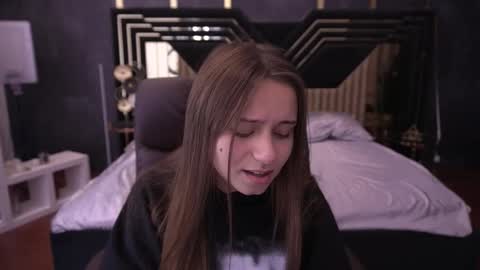 Snapshot of annapearlll chatting on 10.15.25 Anna online show from 10.15.25