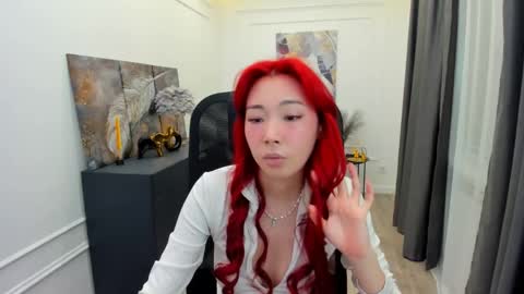 Snapshot of annareyli chatting on 05.13.26 Anna online show from 05.13.26