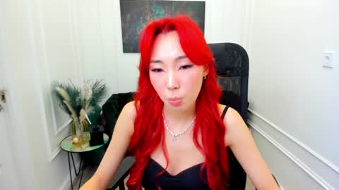 Snapshot of annareyli chatting on 06.26.26 Anna online show from 06.26.26