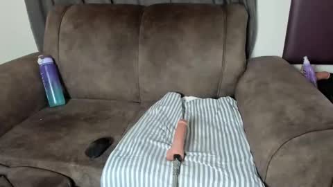 Snapshot of annarose98 chatting on 01.01.25 annarose98 online show from 01.01.25