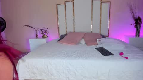 Anna online show from 11.08.25