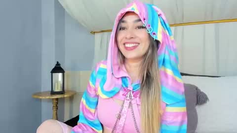 Anna Victoria online show from 12.04.24