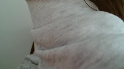 Snapshot of annbelll chatting on 04.05.26 Bella online show from 04.05.26
